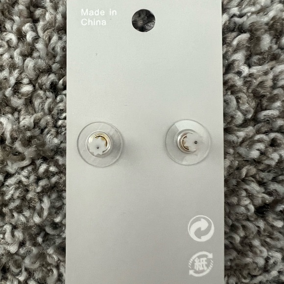 New COS Intertwined Ring Stud Earrings – Minimal Sculptural Gold Tone - Picture 4 of 4